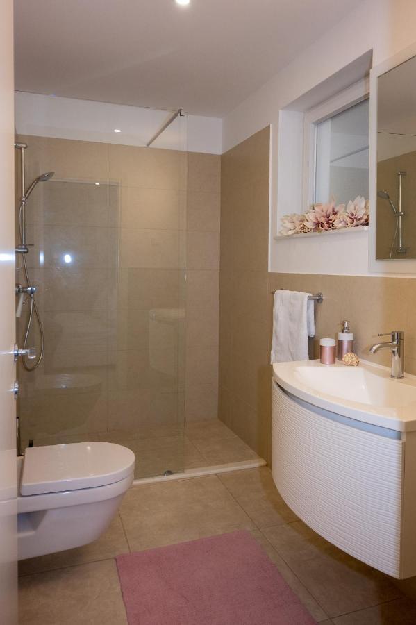 Paradise On The Beach Apartments Bibinje Exterior photo
